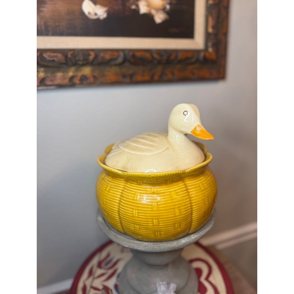 Vintage Los Angeles Pottery Duck on Nest Cookie Jar | Yellow Basketweave Ceramic - Picture 5 of 7